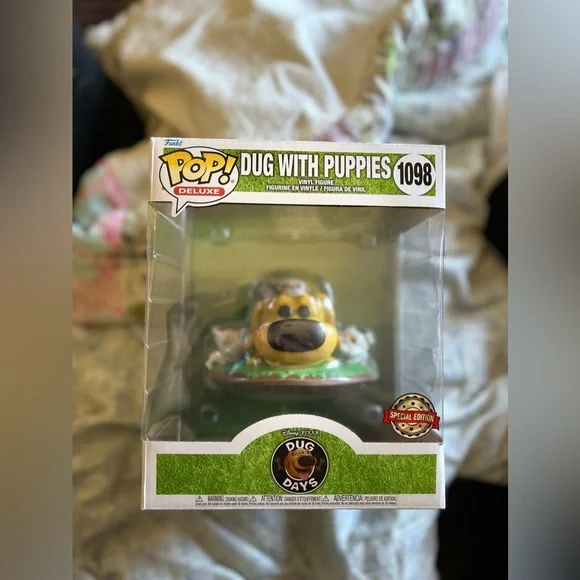 Funko POP! Deluxe – Dug With Puppies 1098 – Edizione Speciale – Dug Days